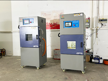 Battery puncture and crush test chamber