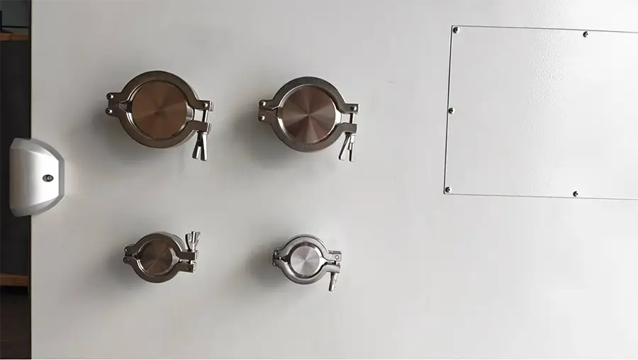 Powered specimen setup inside DERUI altitude temperature test chamber